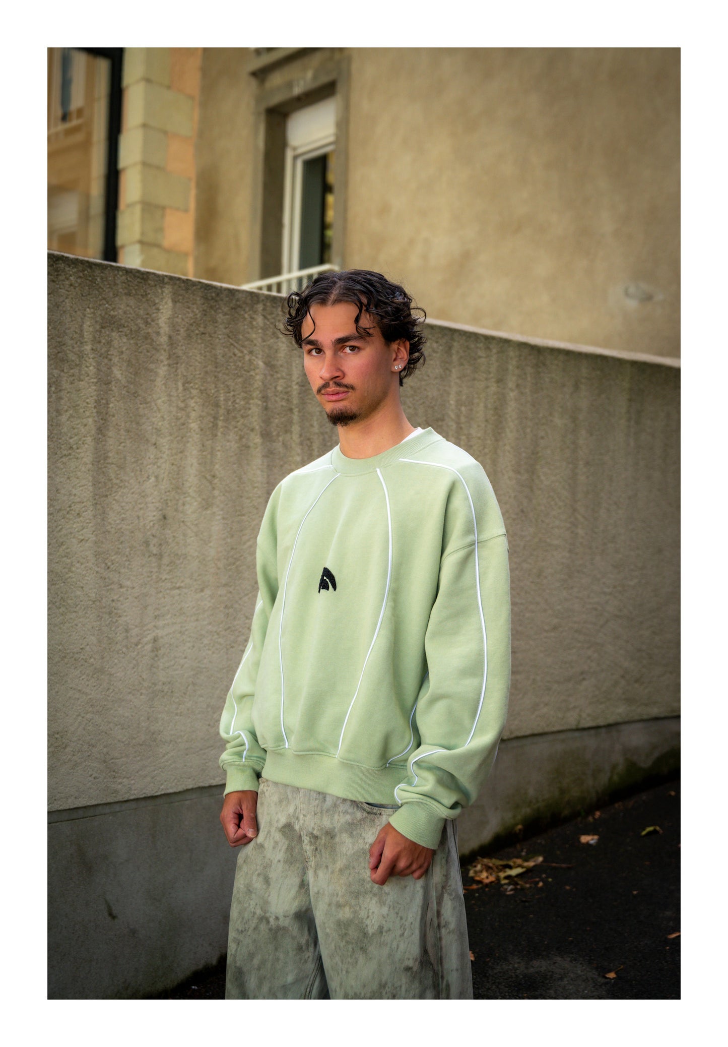 TIANA – Oversize Crewneck “Heritage”